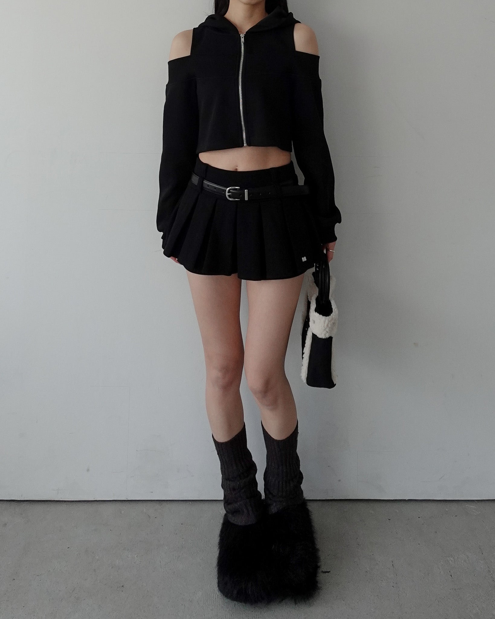 古着　d.i.a 黒のプリーツショートパンツ 最後の再販分】プリーツデザインショートパンツ – lucias tokyo