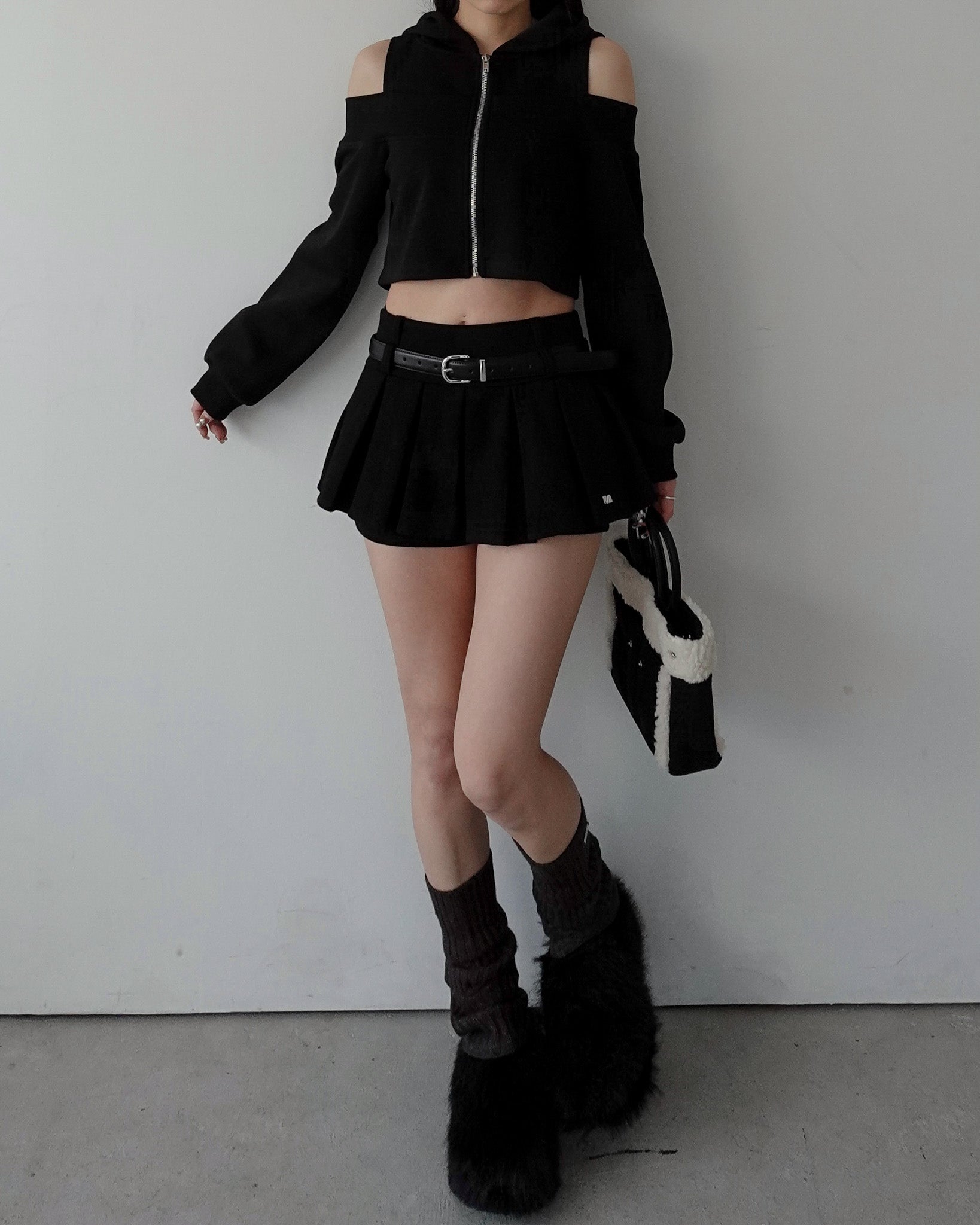 古着　d.i.a 黒のプリーツショートパンツ 最後の再販分】プリーツデザインショートパンツ – lucias tokyo
